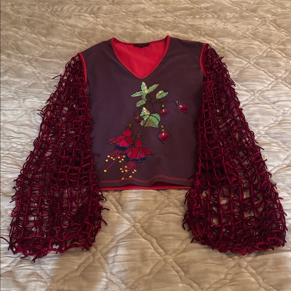 kanika cruz Tops - Kanika Cruz floral sequin embroidered open-knit crochet fringe sleeves top sz.S